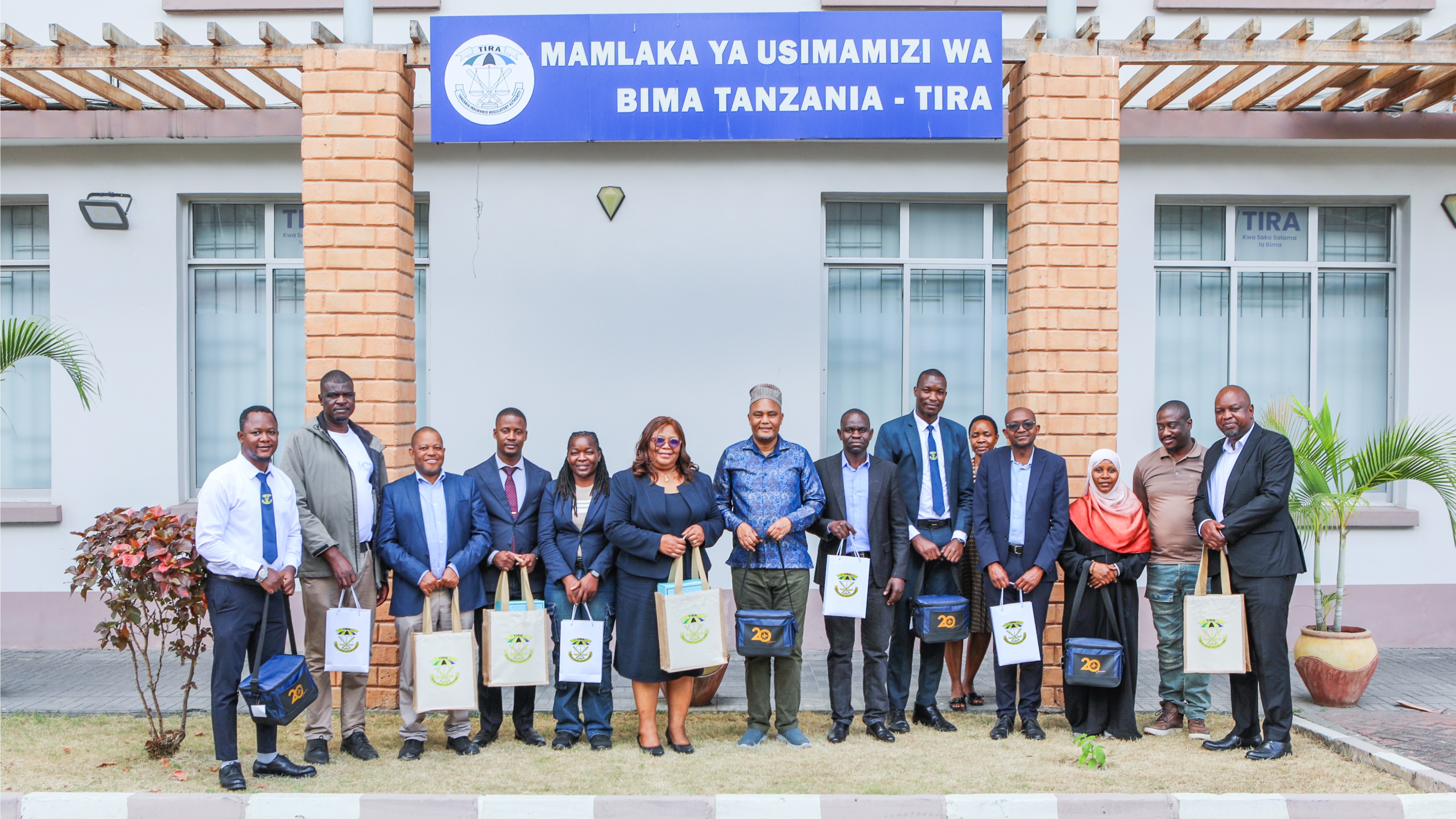 TIRA yafanya Mabadilishano ya Uzoefu na Taasisi za Bima kutoka Zimbabwe