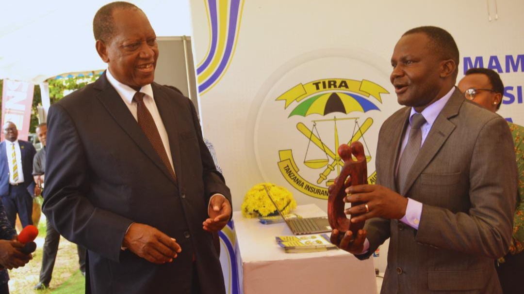 “Wasanii kateni bima kwa ajili ya kinga ya afya zenu na bidhaa zenu” – Mhe. Kabudi