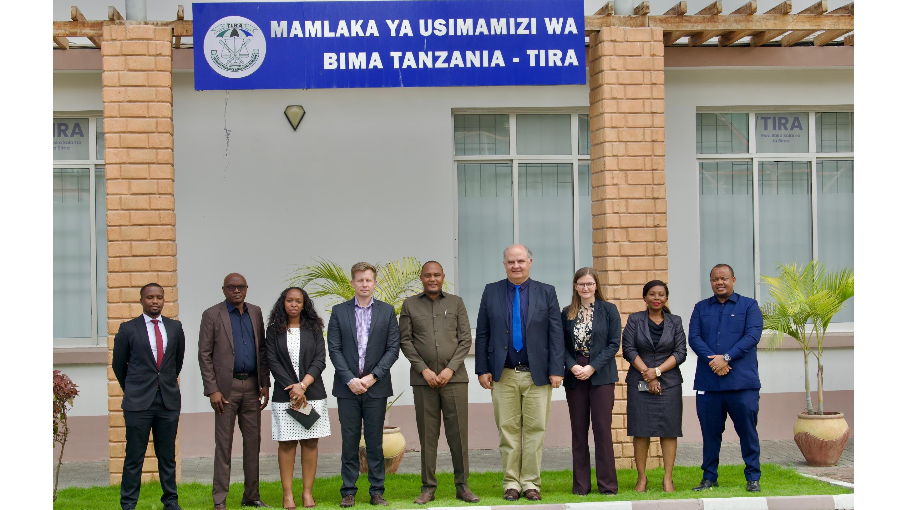 TIRA, NMB KUHAKIKISHA BIMA INAMFIKIA KILA MATANZANIA
